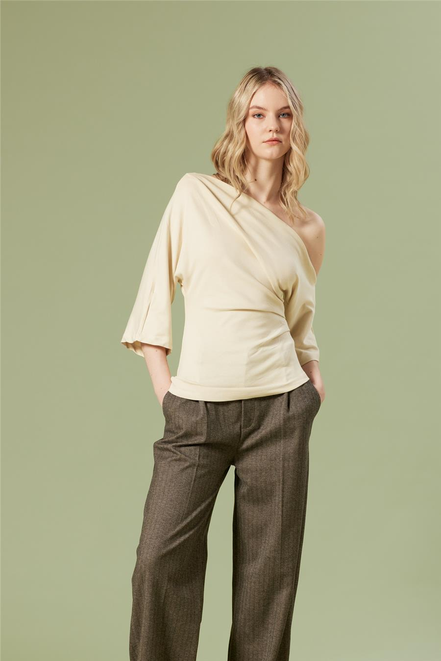 Nisan DRAPE DETAYLI ASİMETRİK TOP BEJ N26-2270