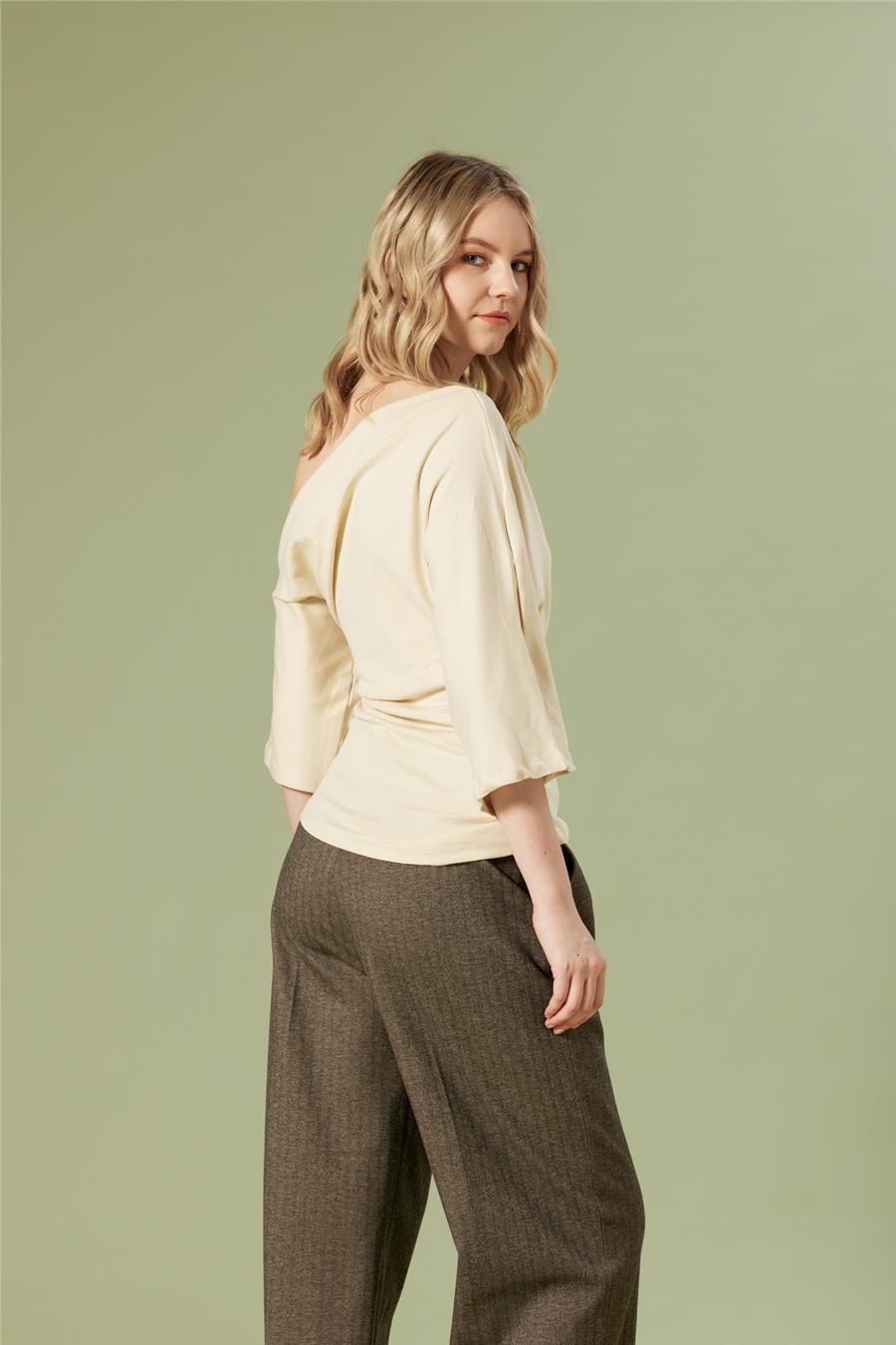 Nisan DRAPE DETAYLI ASİMETRİK TOP BEJ N26-2270