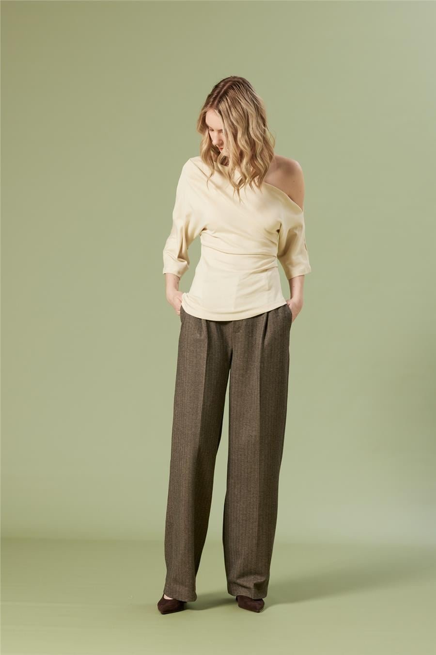 Nisan DRAPE DETAYLI ASİMETRİK TOP BEJ N26-2270
