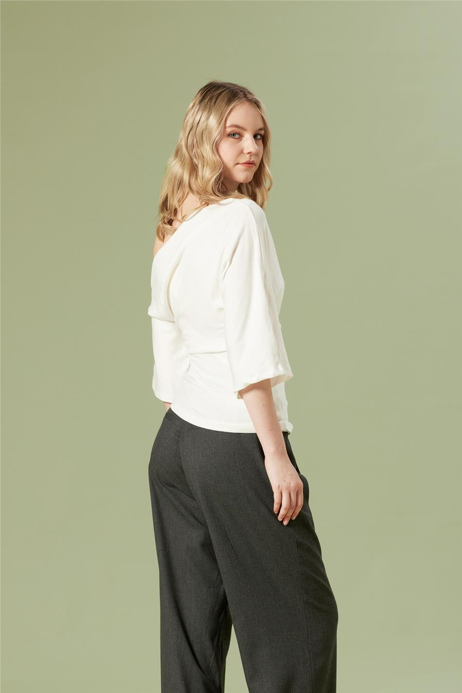 Nisan DRAPE DETAYLI ASİMETRİK TOP EKRU N26-2270