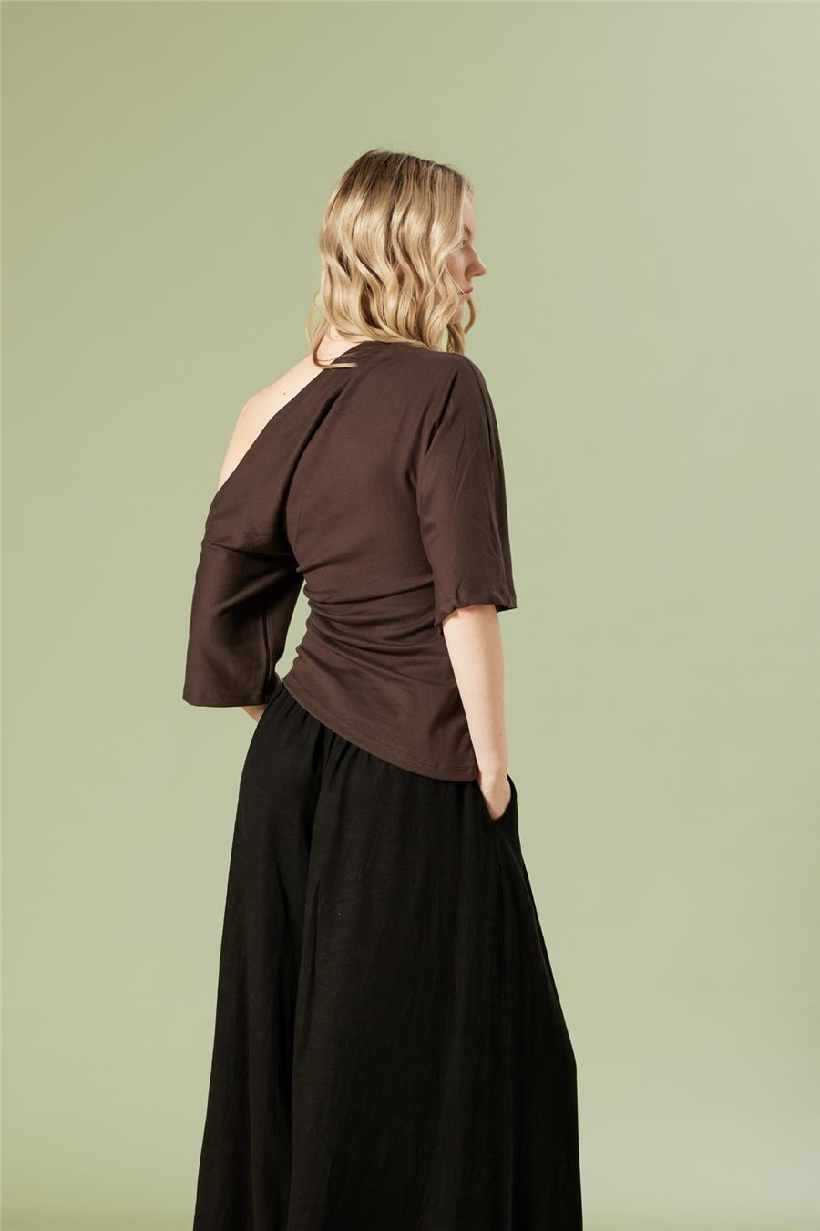 Nisan DRAPE DETAYLI ASİMETRİK TOP KAHVE N26-2270
