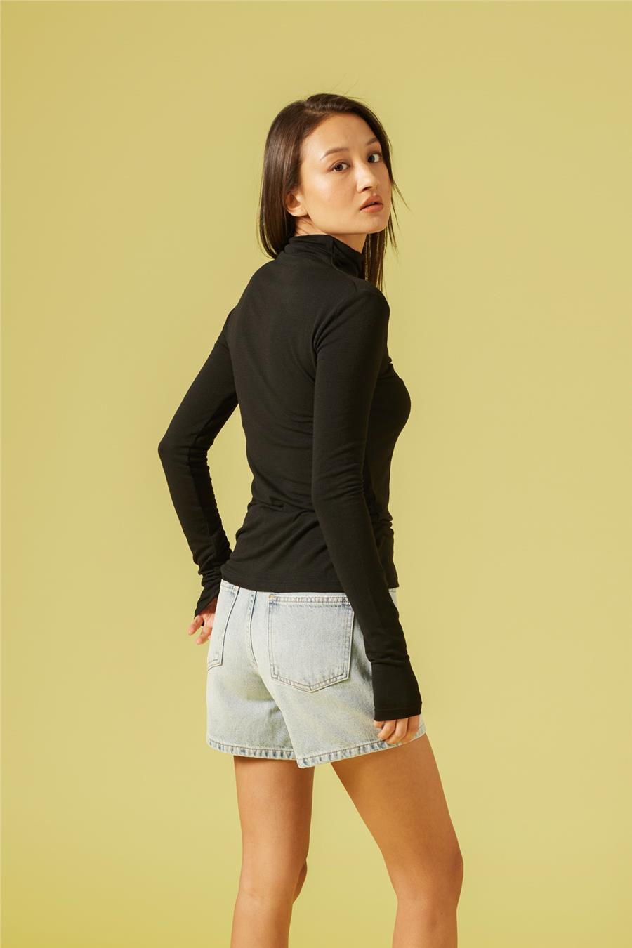 Nisan EKSTRA UZUN KOLLU BALIKÇI YAKA T-SHIRT SİYAH N26-2288