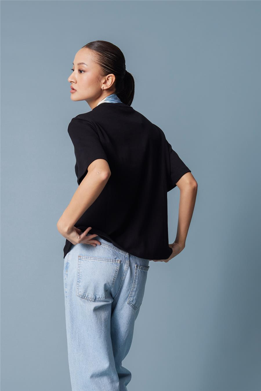 Nisan FULARLI BİSİKLET YAKA T-SHIRT SİYAH N26-2316