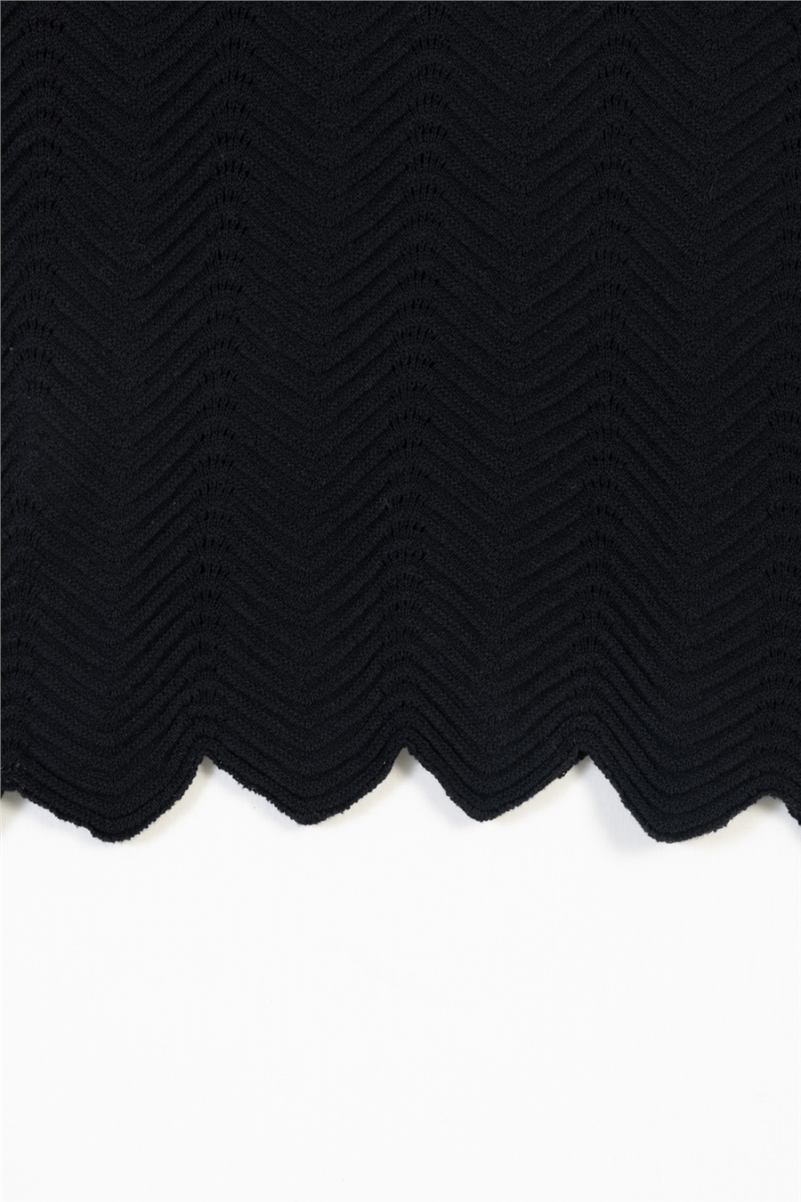 Nisan HALTER YAKA BONCUK DETAYLI ASKILI TRİKO TOP SİYAH TT4836-Z