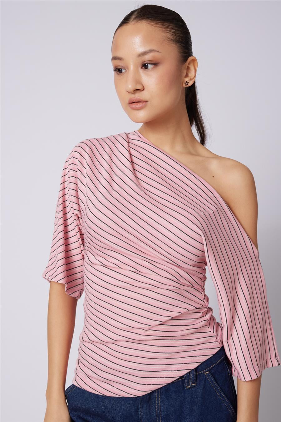 Nisan KAYIK YAKA ASİMETRİK TOP PEMBE N26-2318