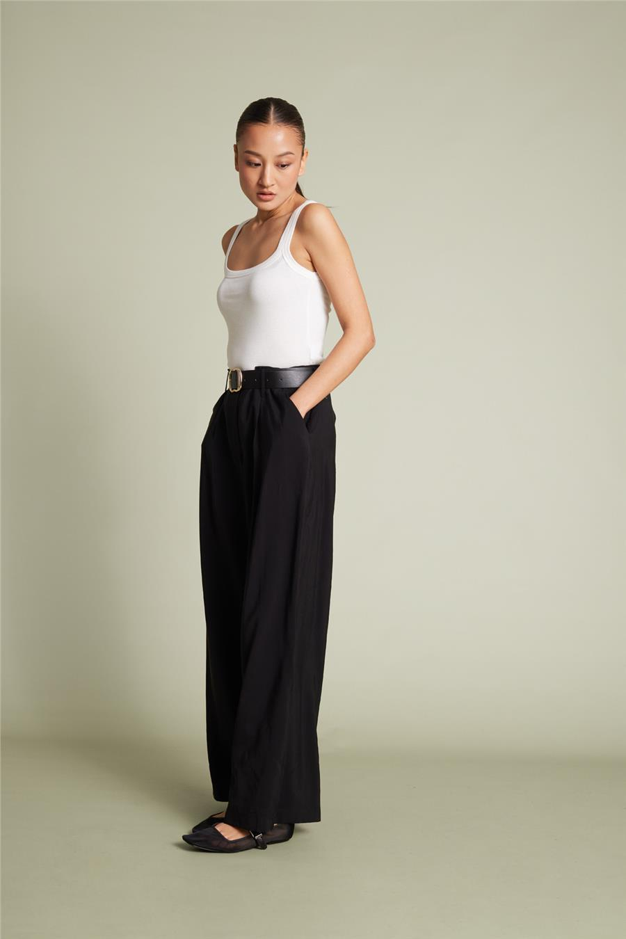 Nisan KEMERLİ PİLİLİ PANTOLON SİYAH N26-2406
