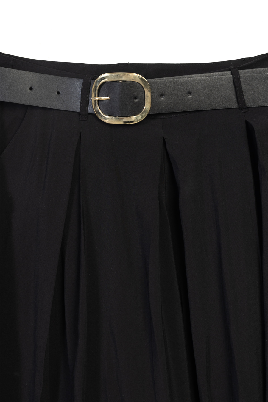Nisan KEMERLİ VE PİLELİ CULOTTE PANTOLON SİYAH N26-2445