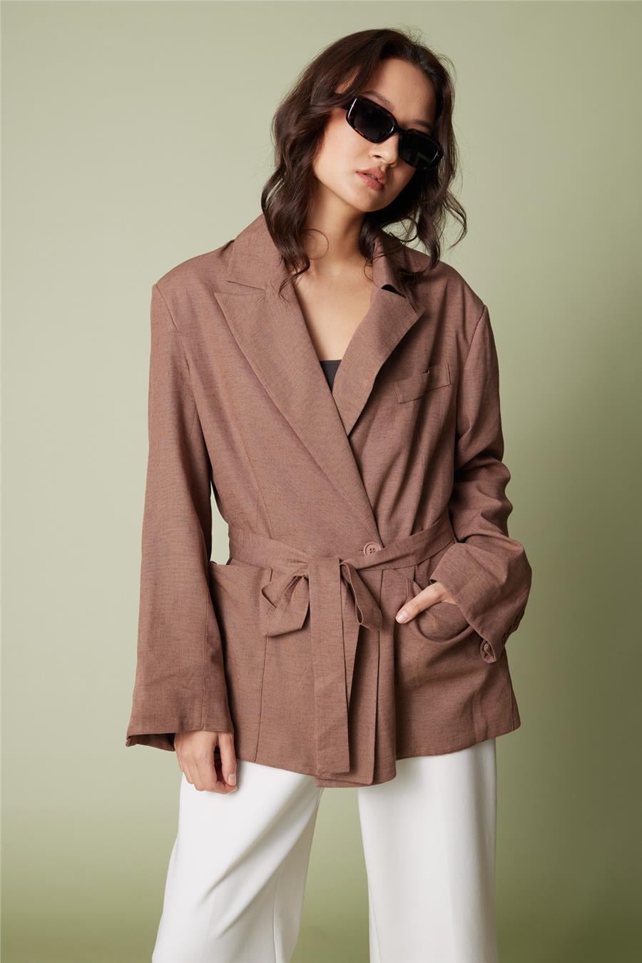 Nisan KETEN KARIŞIMLI KUŞAKLI BLAZER CEKET ÇİKOLATA N26-2295