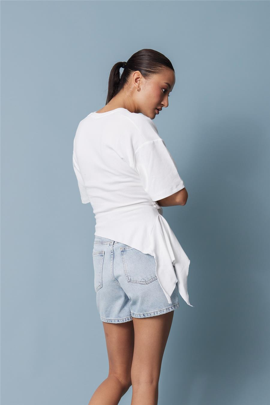 Nisan KISA KOLLU ASİMETRİK T-SHIRT EKRU N26-2321