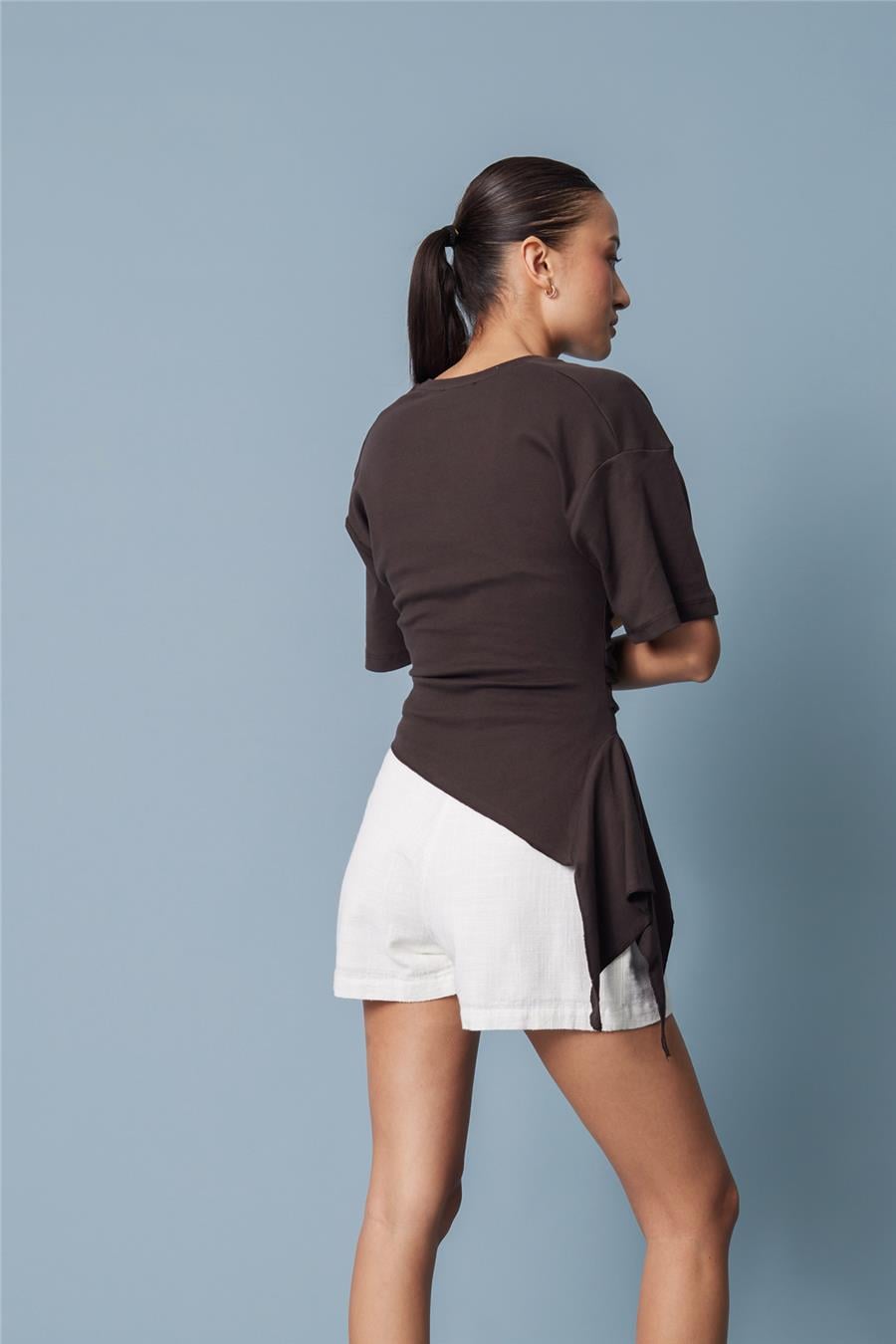 Nisan KISA KOLLU ASİMETRİK T-SHIRT KAHVE N26-2321