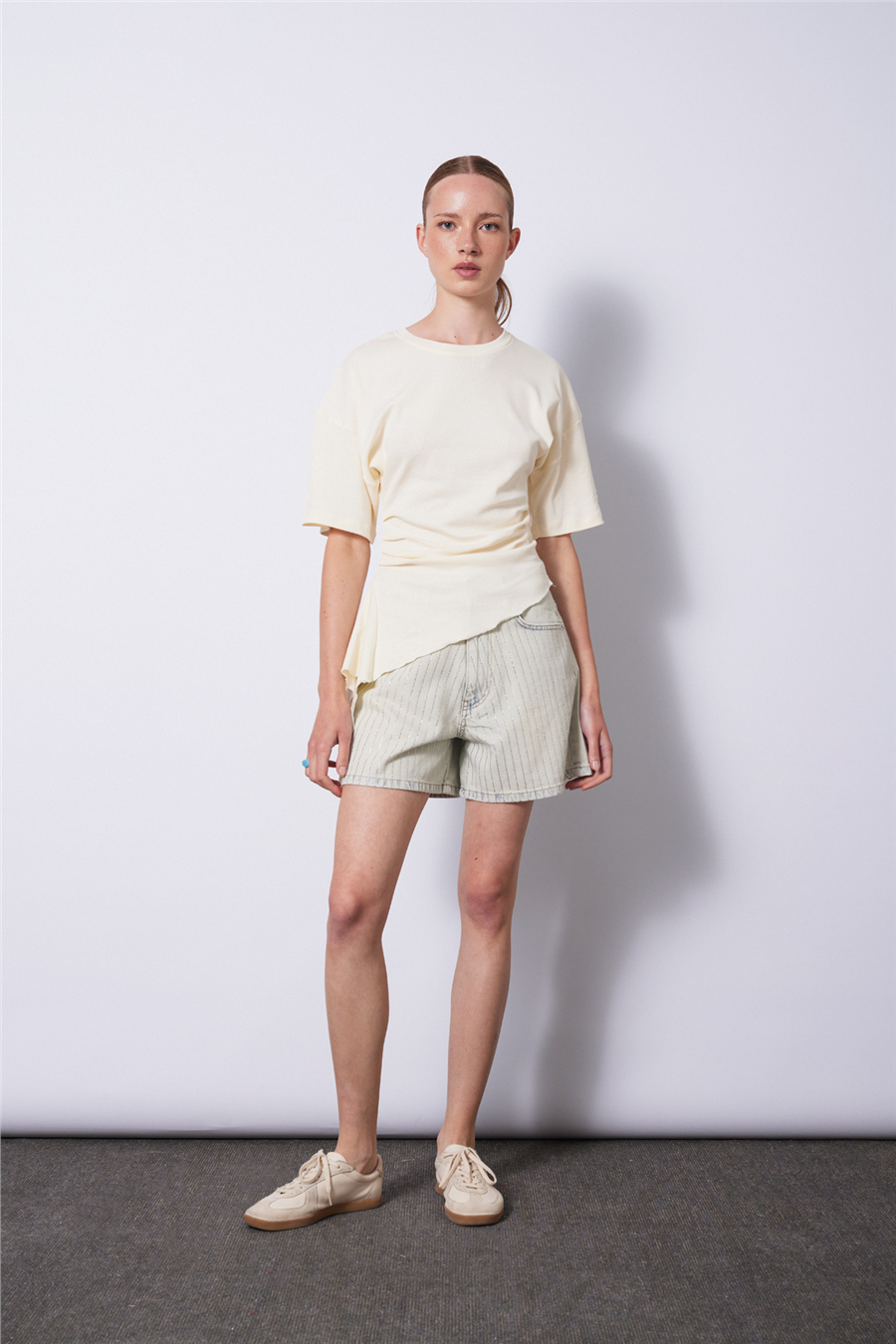 Nisan KISA KOLLU ASİMETRİK T-SHIRT NATUREL N26-2321
