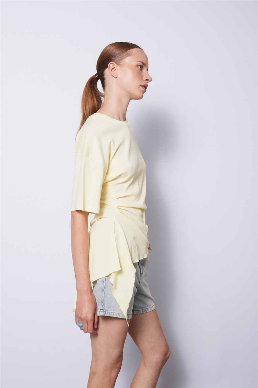 Nisan KISA KOLLU ASİMETRİK T-SHIRT SARI N26-2321
