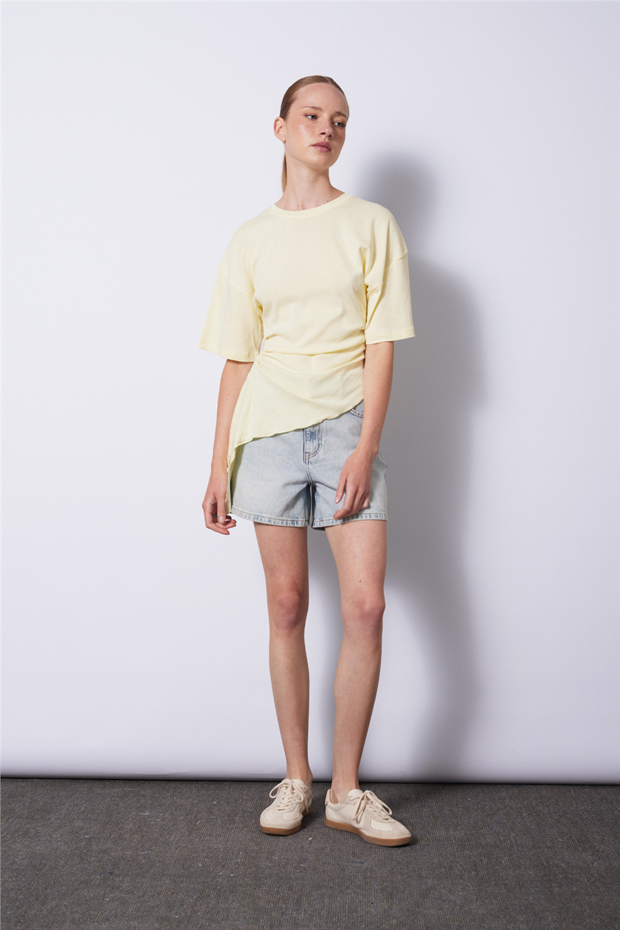 Nisan KISA KOLLU ASİMETRİK T-SHIRT SARI N26-2321