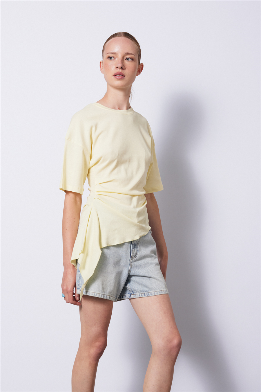 Nisan KISA KOLLU ASİMETRİK T-SHIRT SARI N26-2321