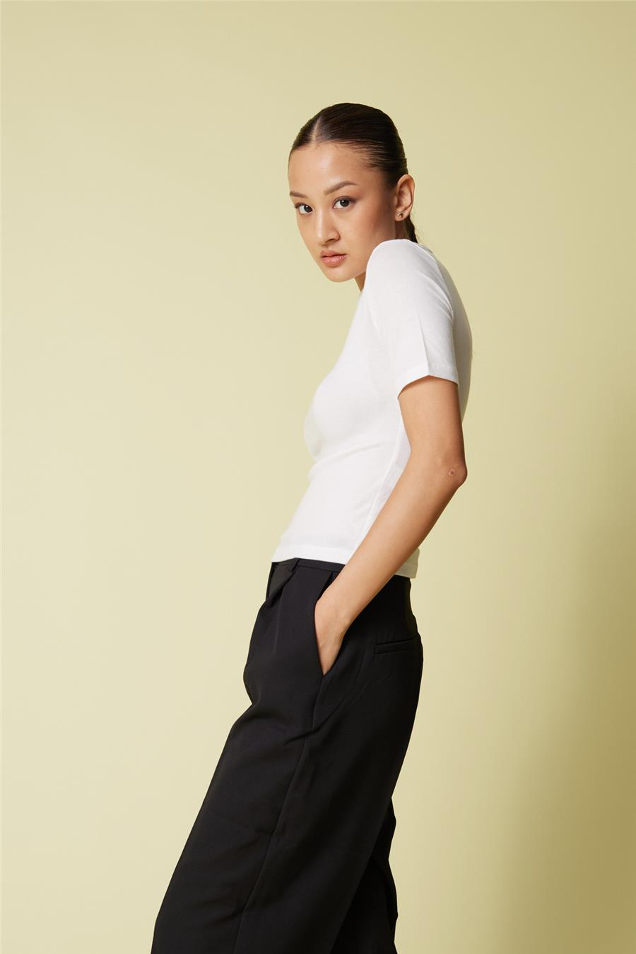 Nisan KISA KOLLU BASİC T-SHIRT EKRU N25-2059