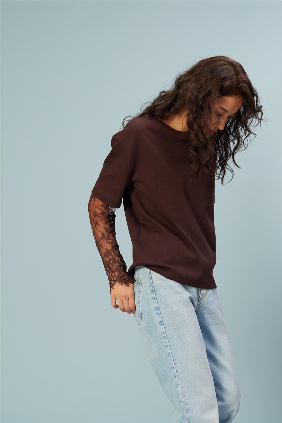Nisan KOLLARI DANTEL DETAYLI T-SHIRT KAHVE N26-2320