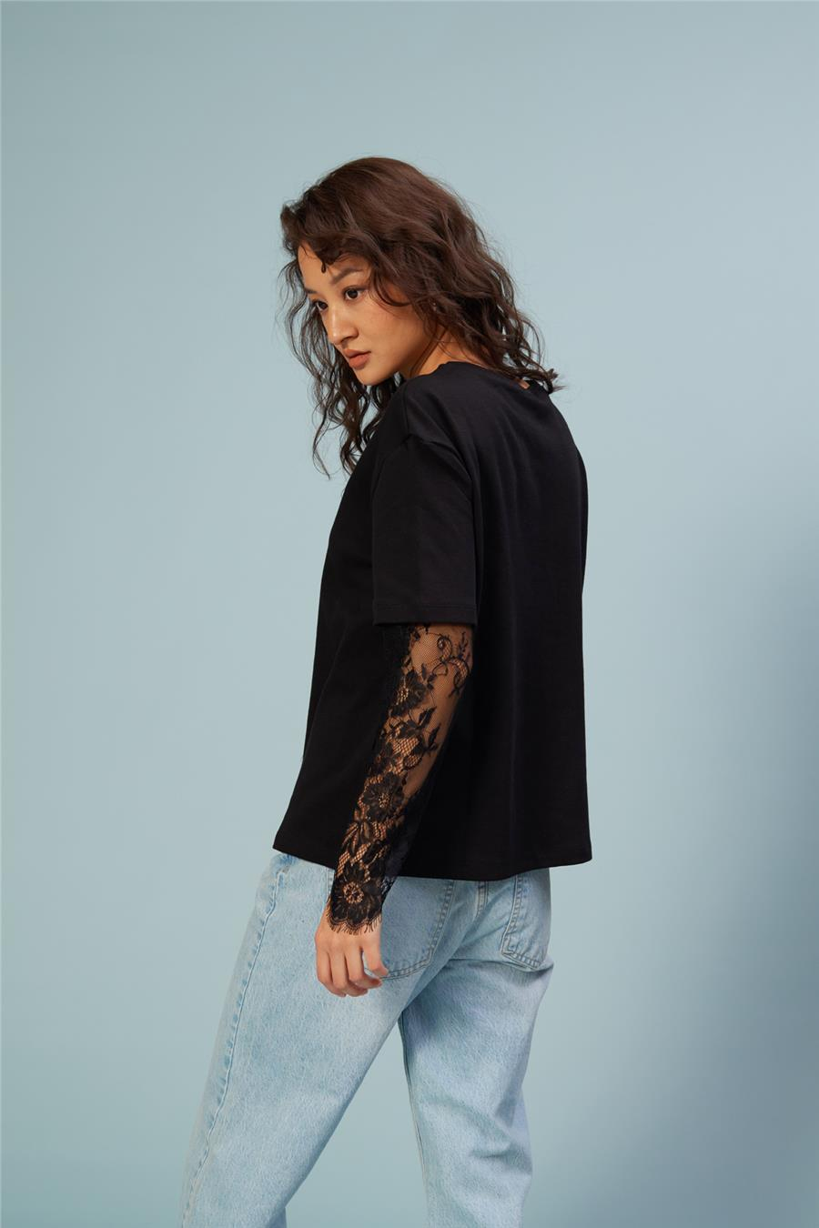 Nisan KOLLARI DANTEL DETAYLI T-SHIRT SİYAH N26-2320