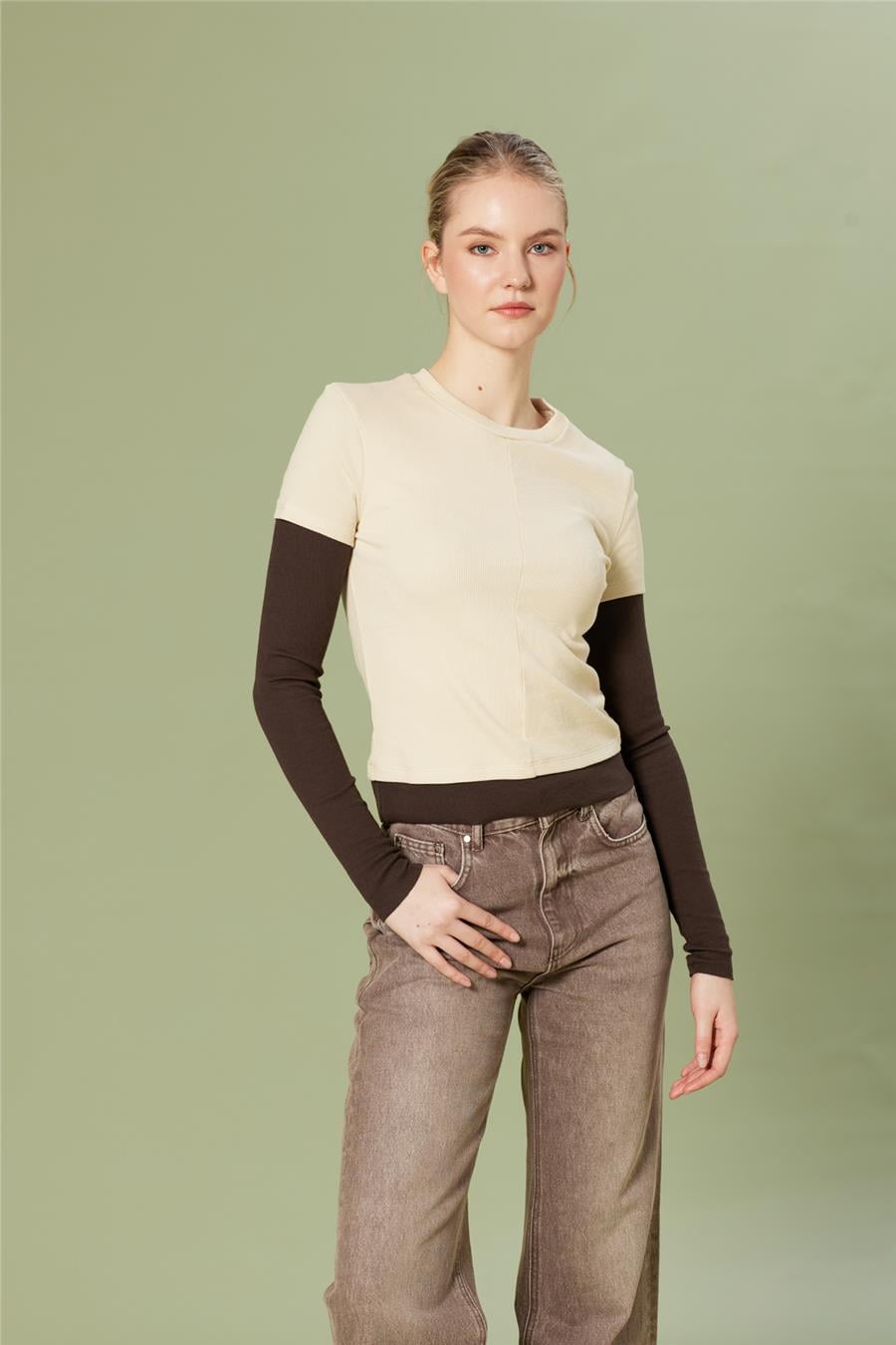 Nisan KONTRAST BİSİKLET YAKA T-SHIRT BEJ N26-2256