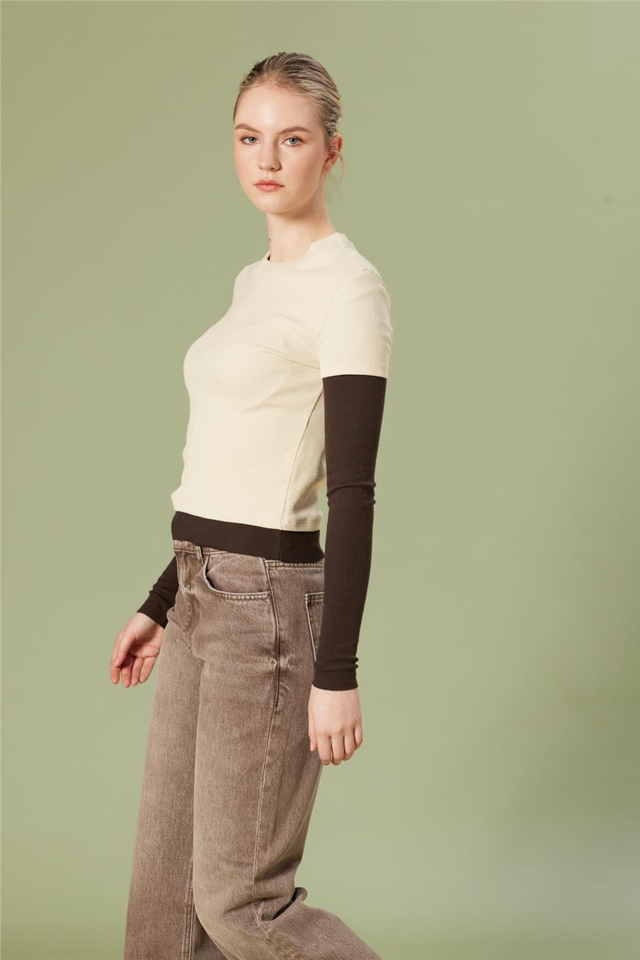 Nisan KONTRAST BİSİKLET YAKA T-SHIRT BEJ N26-2256