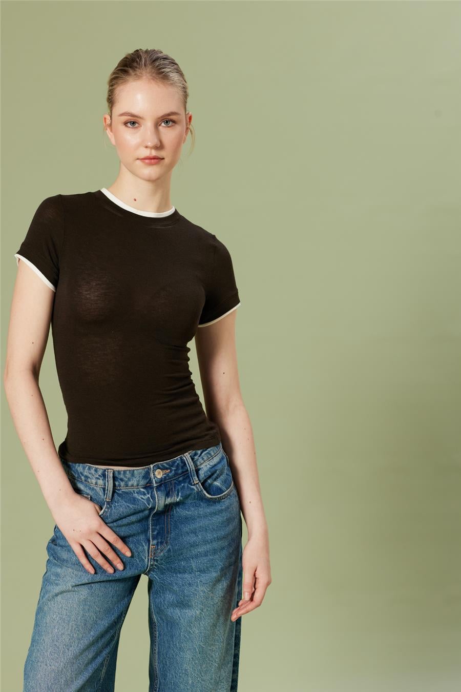 Nisan KONTRAST DETAYLI T-SHIRT KAHVE N26-2265