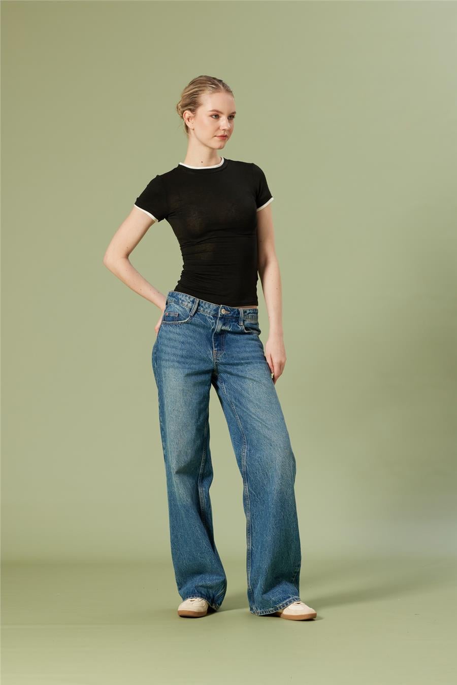 Nisan KONTRAST DETAYLI T-SHIRT SİYAH N26-2265