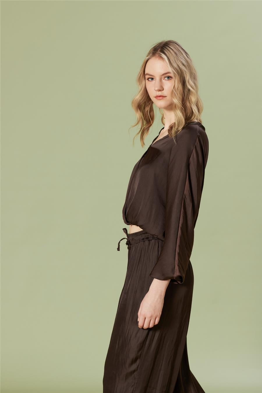 Nisan KRUVAZE SATEN BLUZ KAHVE N26-2277