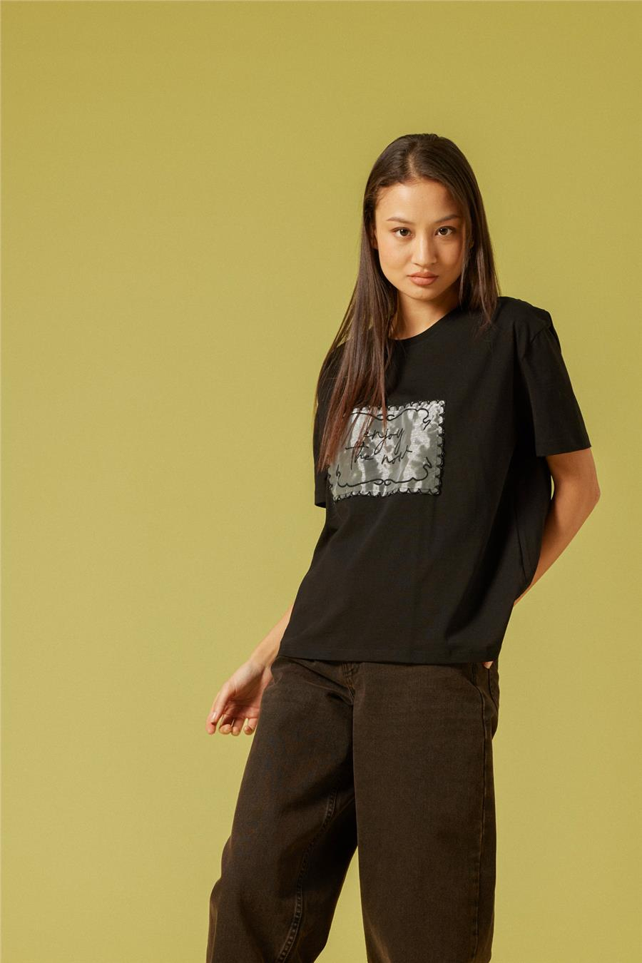 Nisan ORGANZE NAKIŞ DETAYLI T-SHIRT SİYAH N26-2254