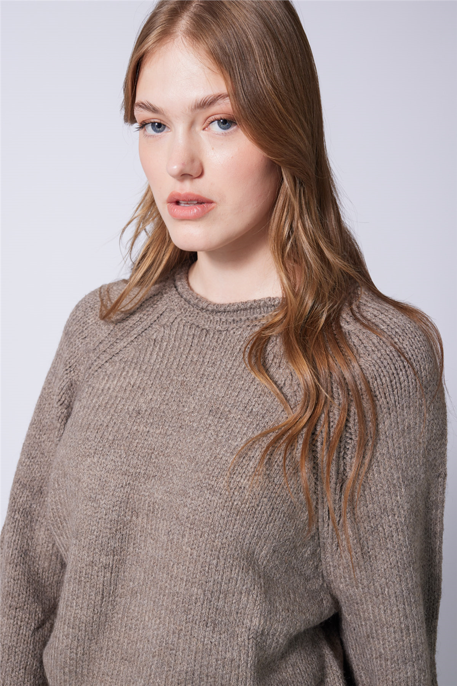 Nisan OVERSIZE BİSİKLET YAKA TRİKO KAZAK VİZON TT4729-Z