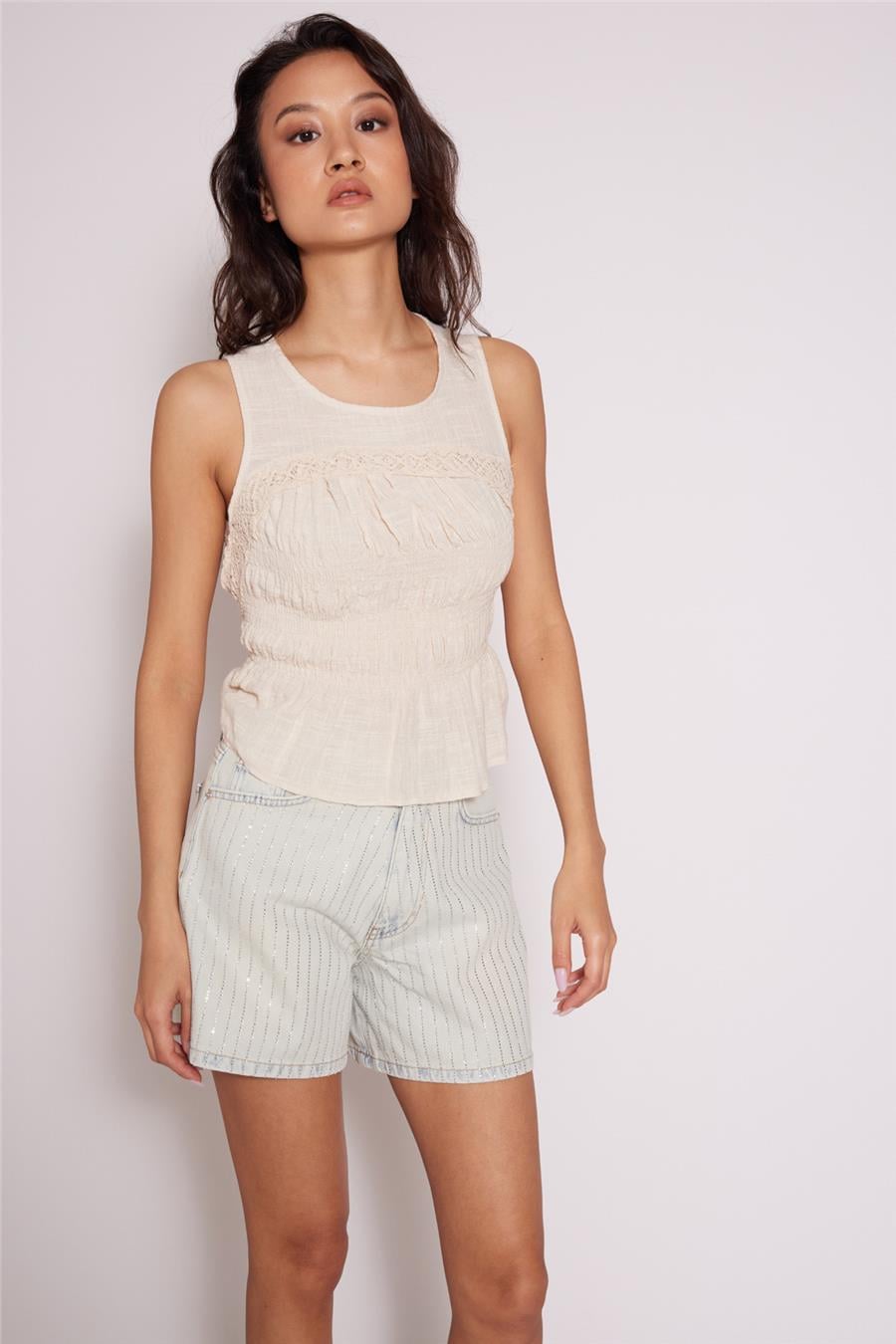 Nisan SIRT DETAYLI DANTELLİ TOP NATUREL N26-2369