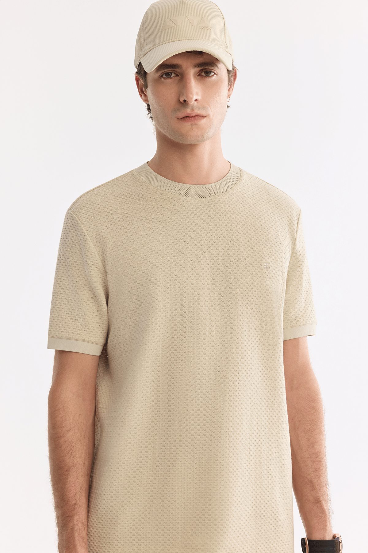 Bej Bisiklet Yaka Jakarlı T-Shirt