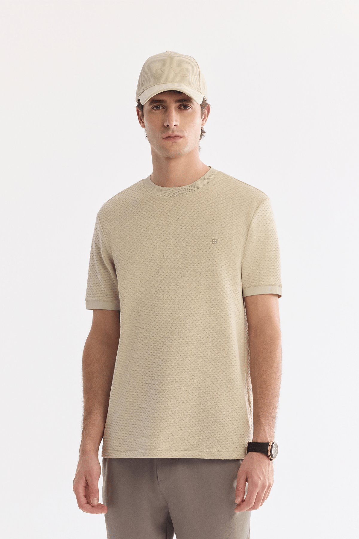 Bej Bisiklet Yaka Jakarlı T-Shirt