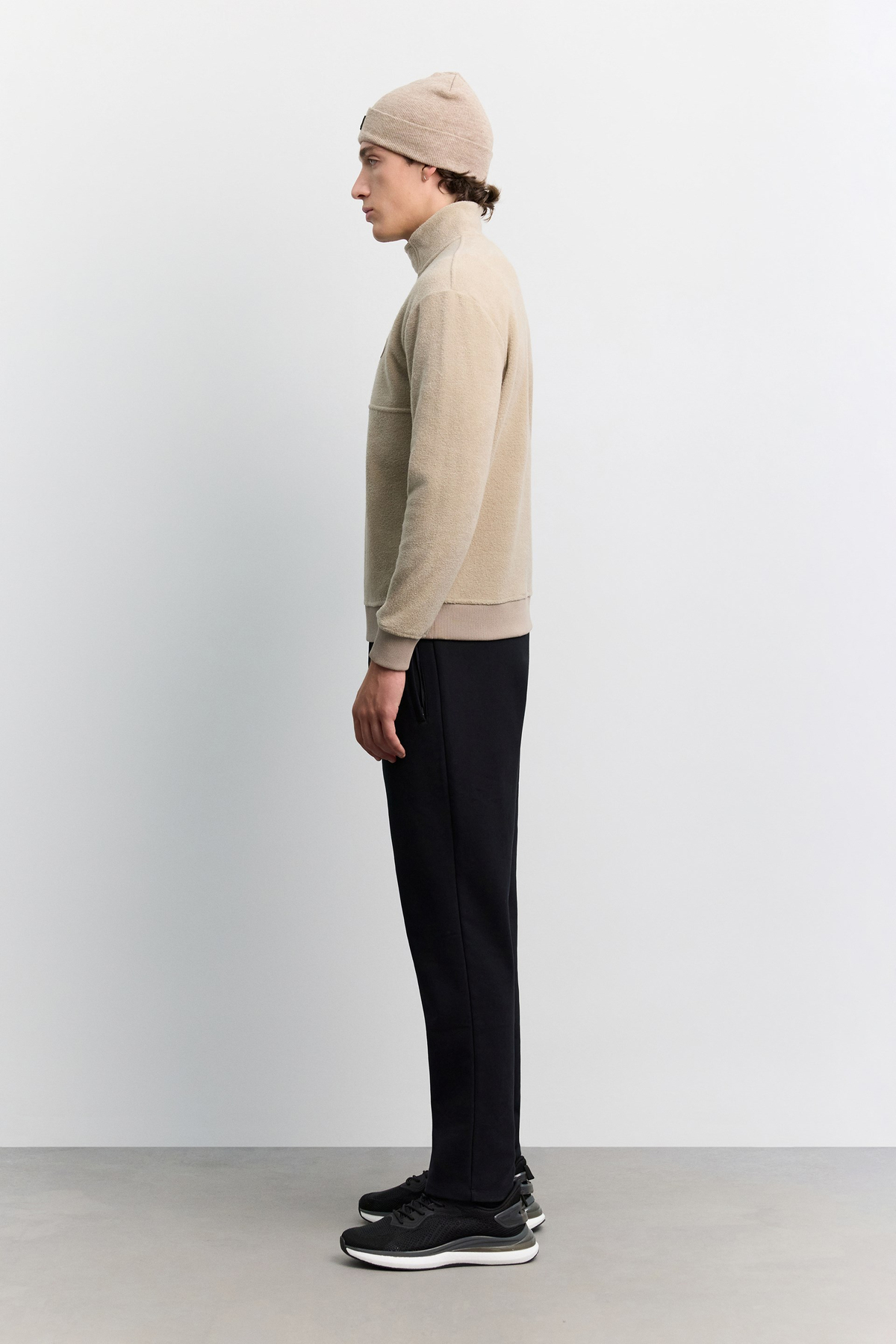 Bej Dik Yaka Çıtçıtlı Polar Sweatshirt