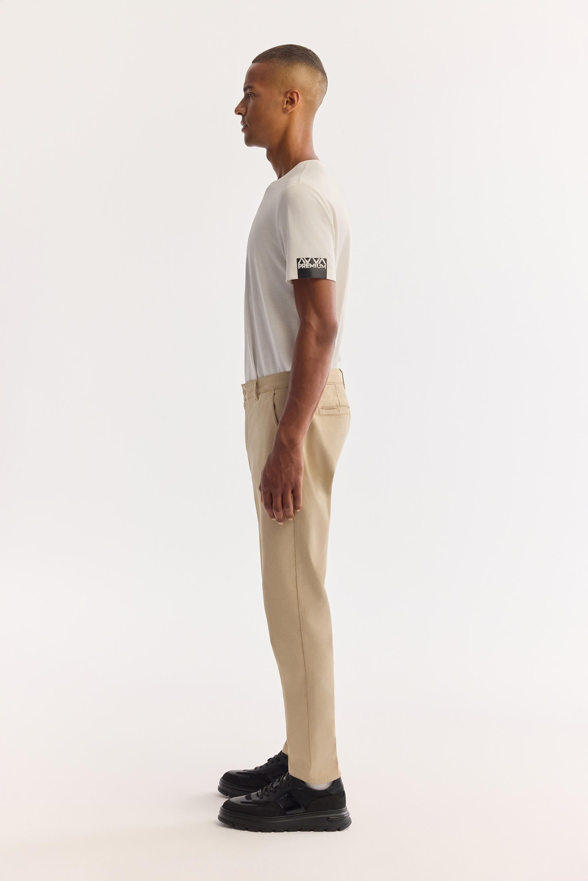 Bej Yumuşak Tuşeli Comfort Slim Fit Chino Pantolon