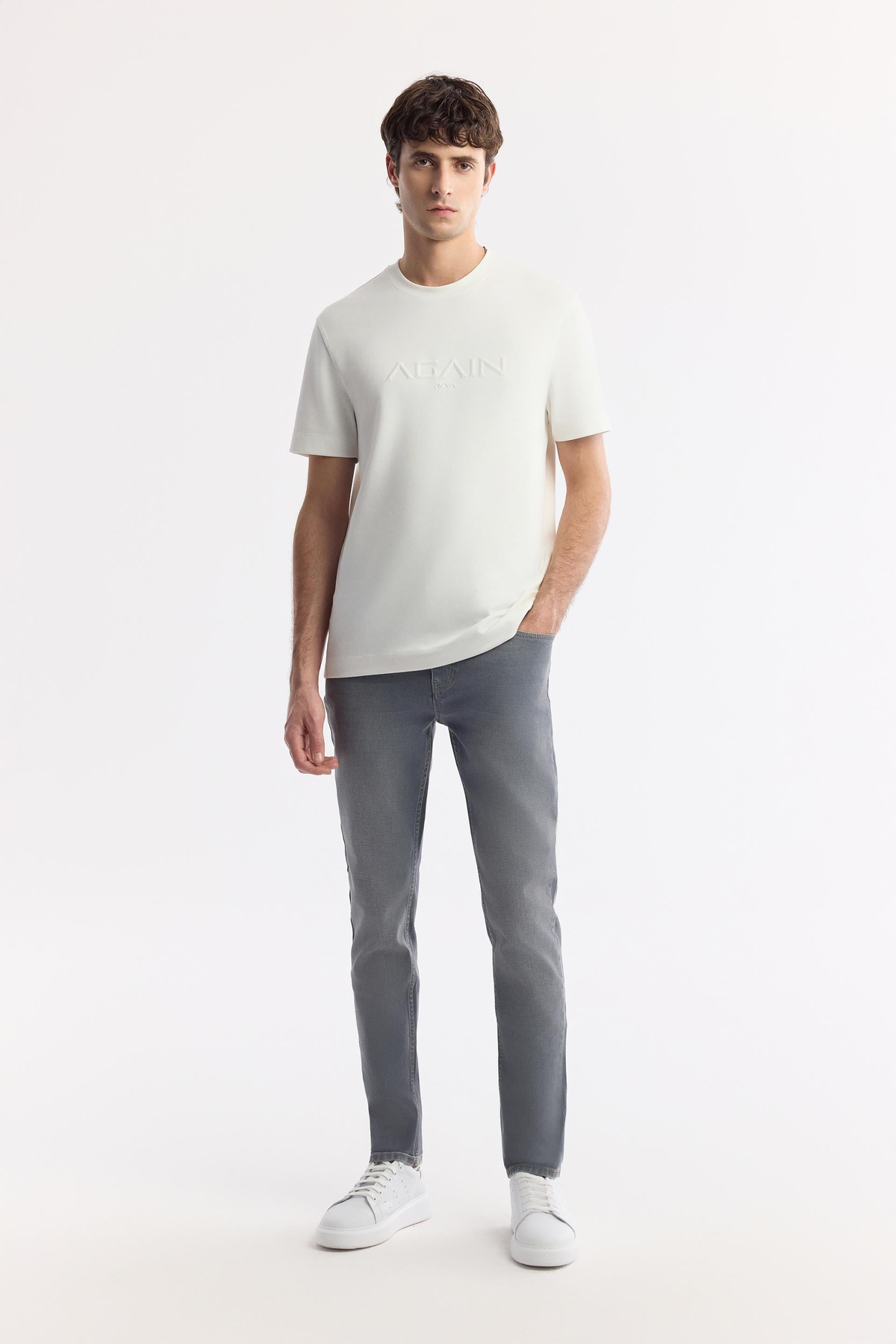 Beyaz Bisiklet Yaka Hologram Baskılı İnterlok T-Shirt