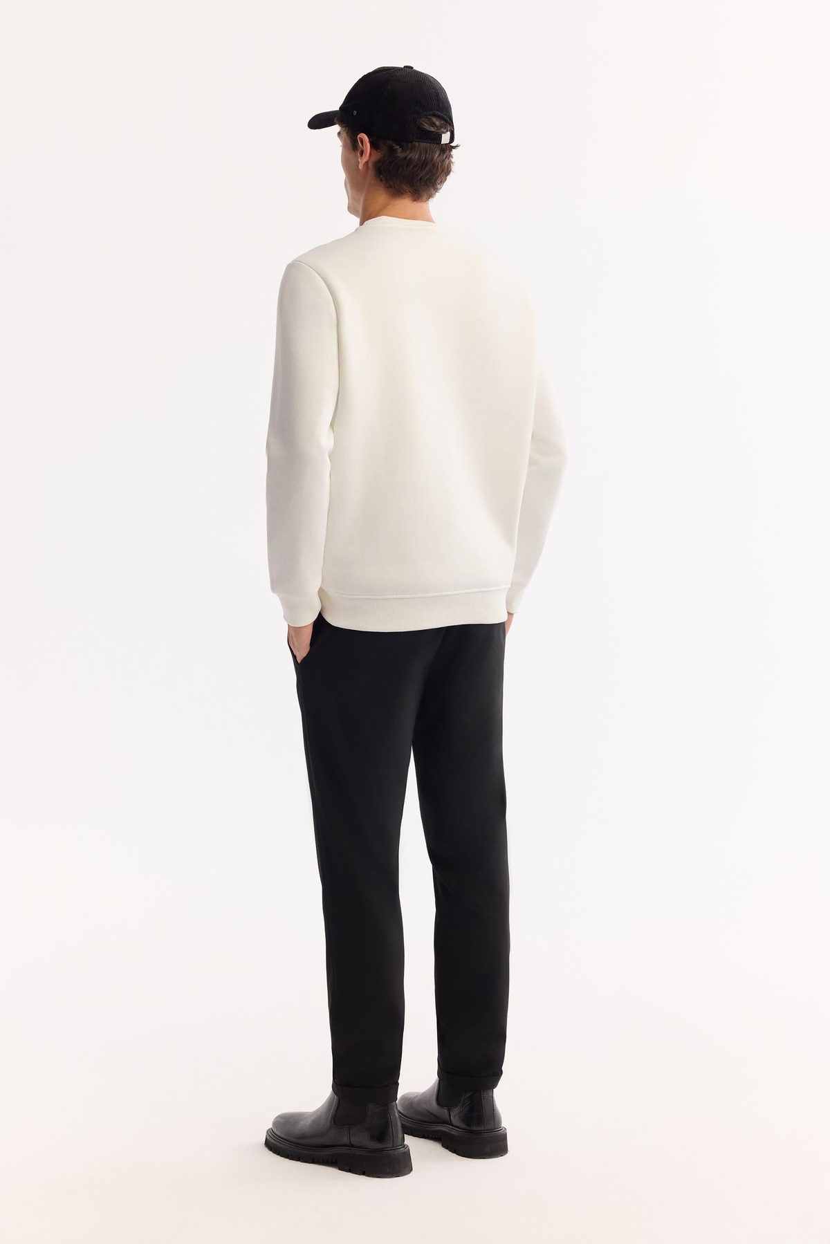 Beyaz Bisiklet Yaka İçi 3 İplik Şardonlu Sweatshirt