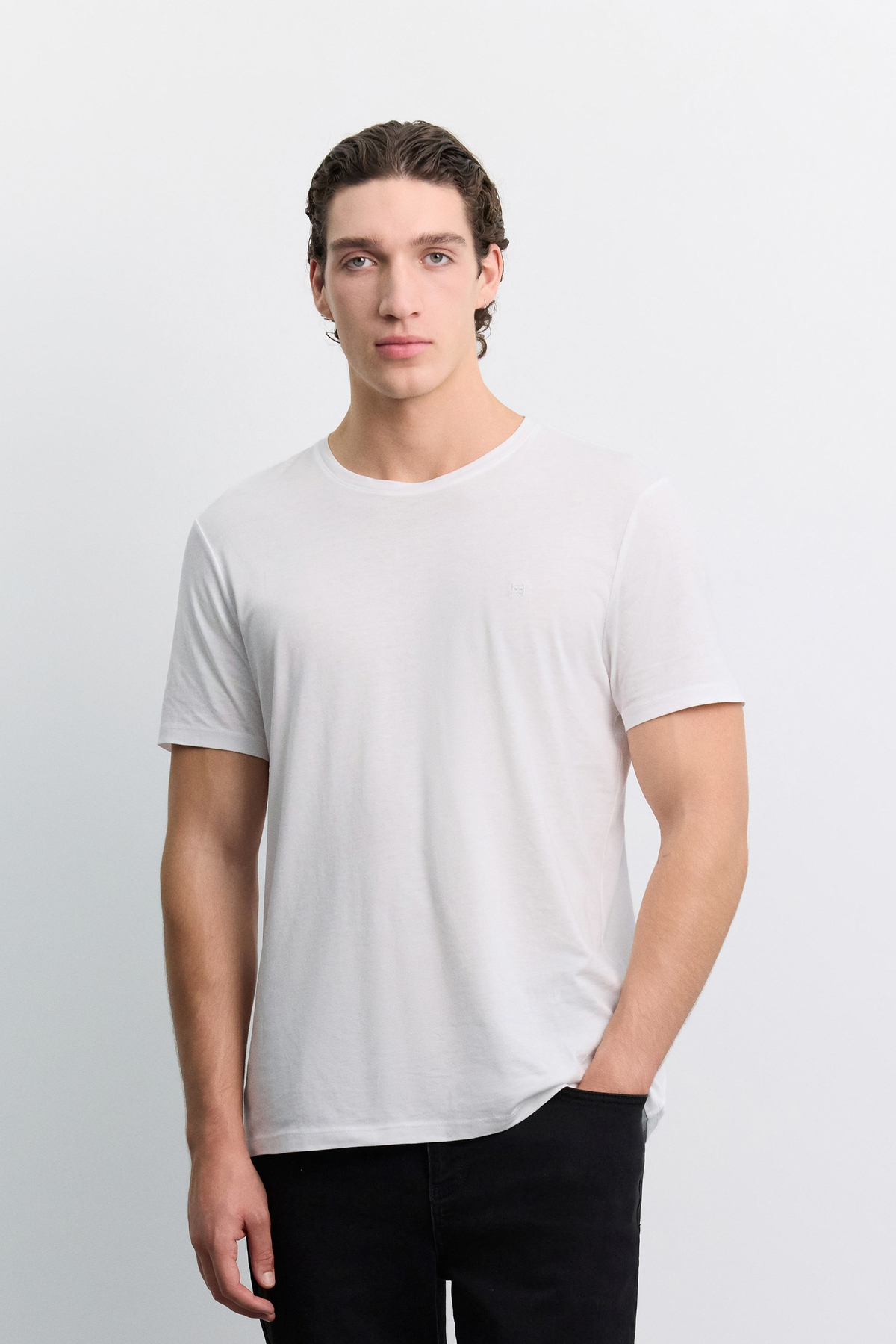 Beyaz Bisiklet Yaka Soft Touch Basic T-Shirt
