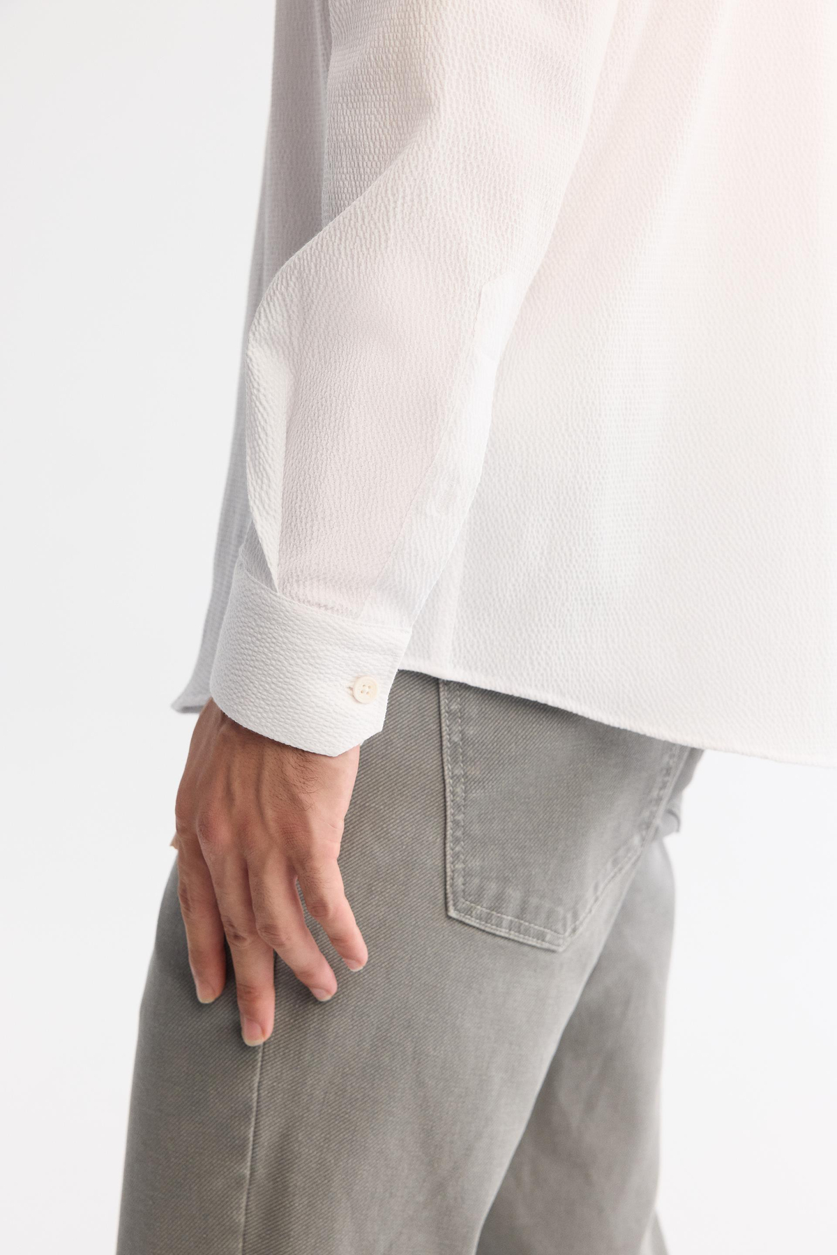 Beyaz Düğmeli Yaka Seersucker Pamuklu Comfort Fit Gömlek
