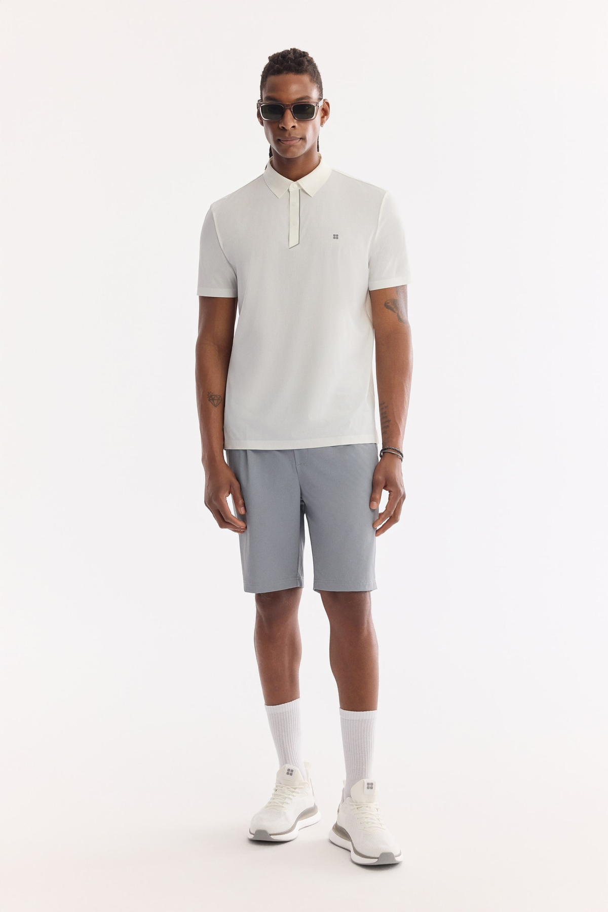 Beyaz Kırılmaz Polo Yaka Magnet Düğmeli Teknik Kumaş T-Shirt