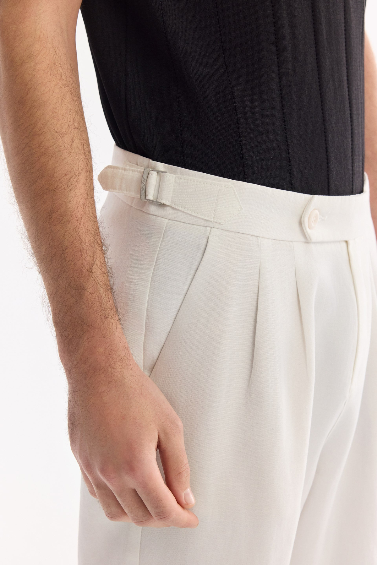 Beyaz Klasik Bel Apolet Detaylı Gordion Carrot Fit Pantolon