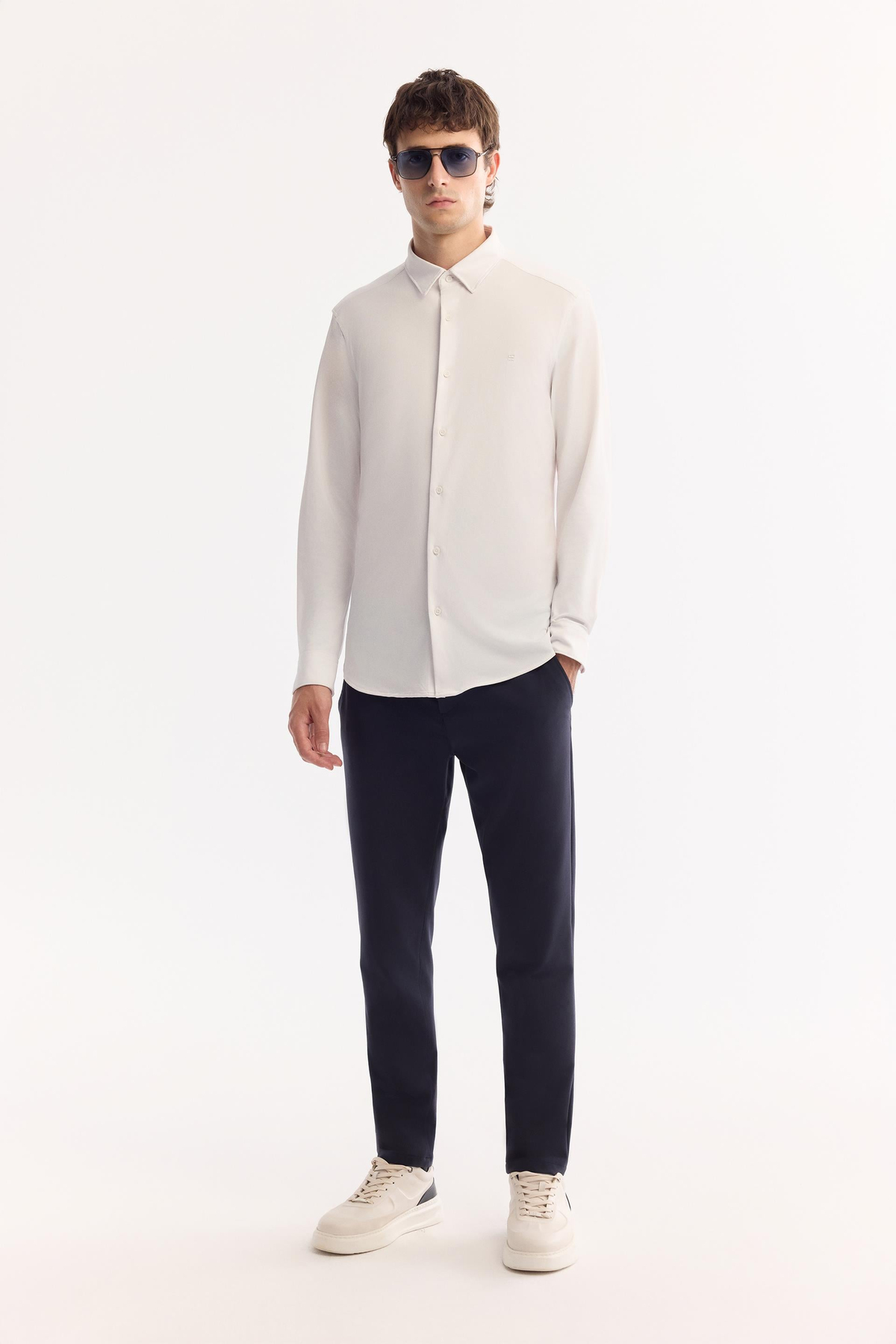 Beyaz Klasik Yaka Örme Pike Slim Fit Uzun Kol Gömlek