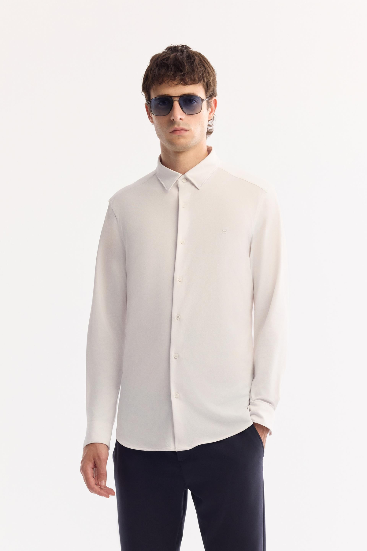 Beyaz Klasik Yaka Örme Pike Slim Fit Uzun Kol Gömlek