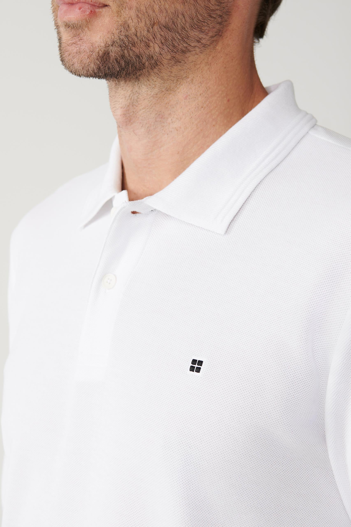 Beyaz Polo Yaka Düz Uzun Kol T-shirt