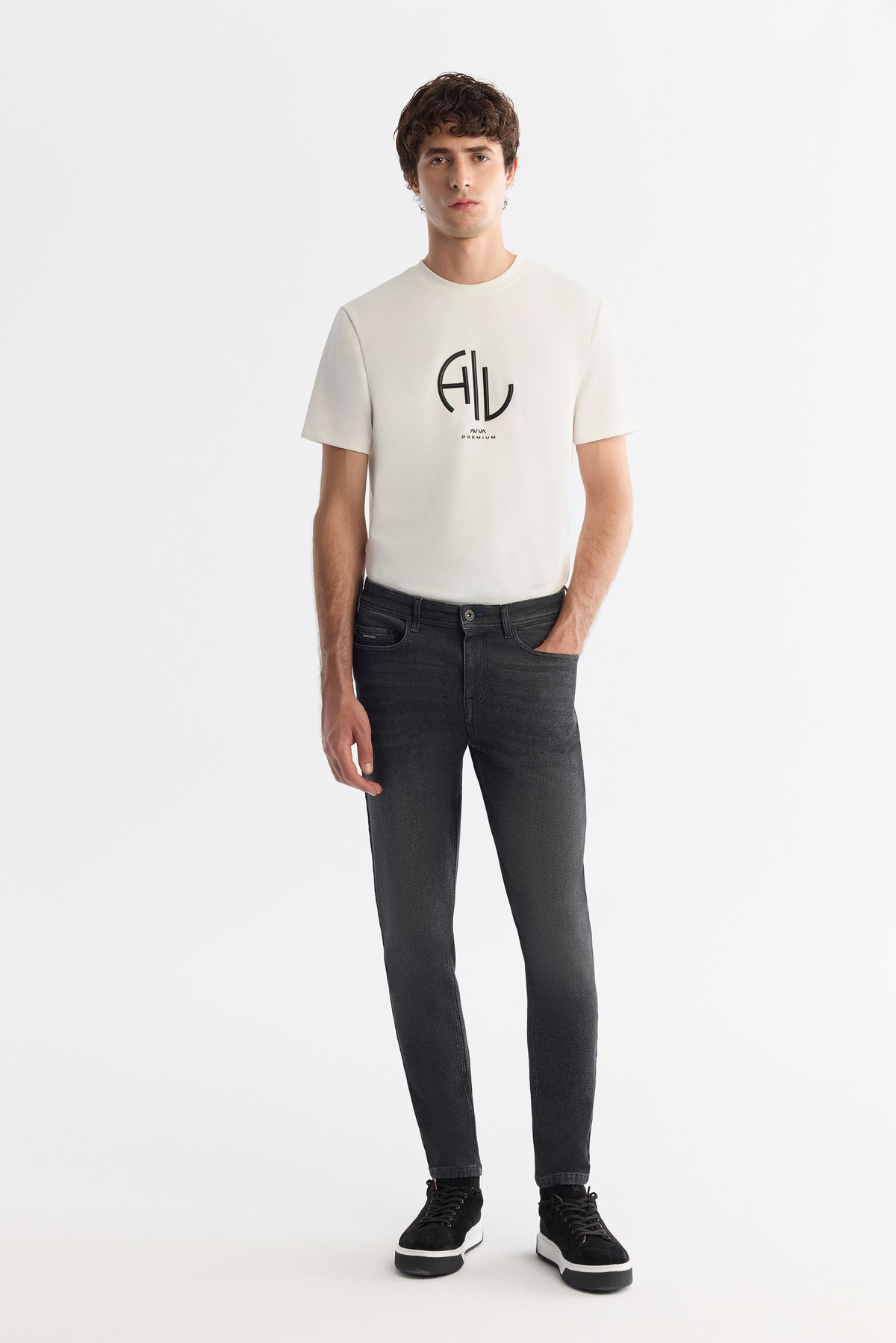 Ekru Bisiklet Yaka Baskı Detaylı T-shirt