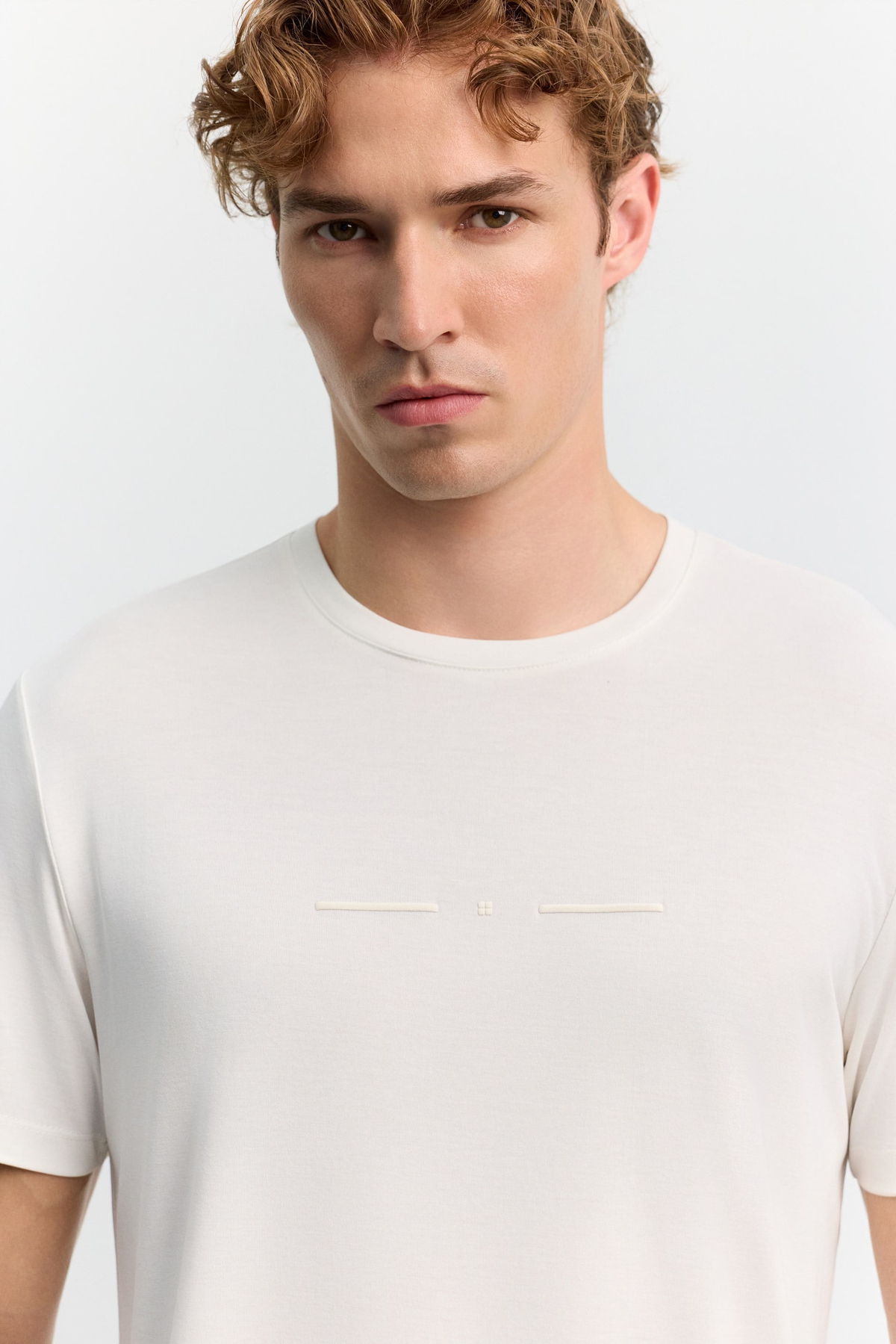 Ekru Bisiklet Yaka Baskılı Soft Touch T-Shirt
