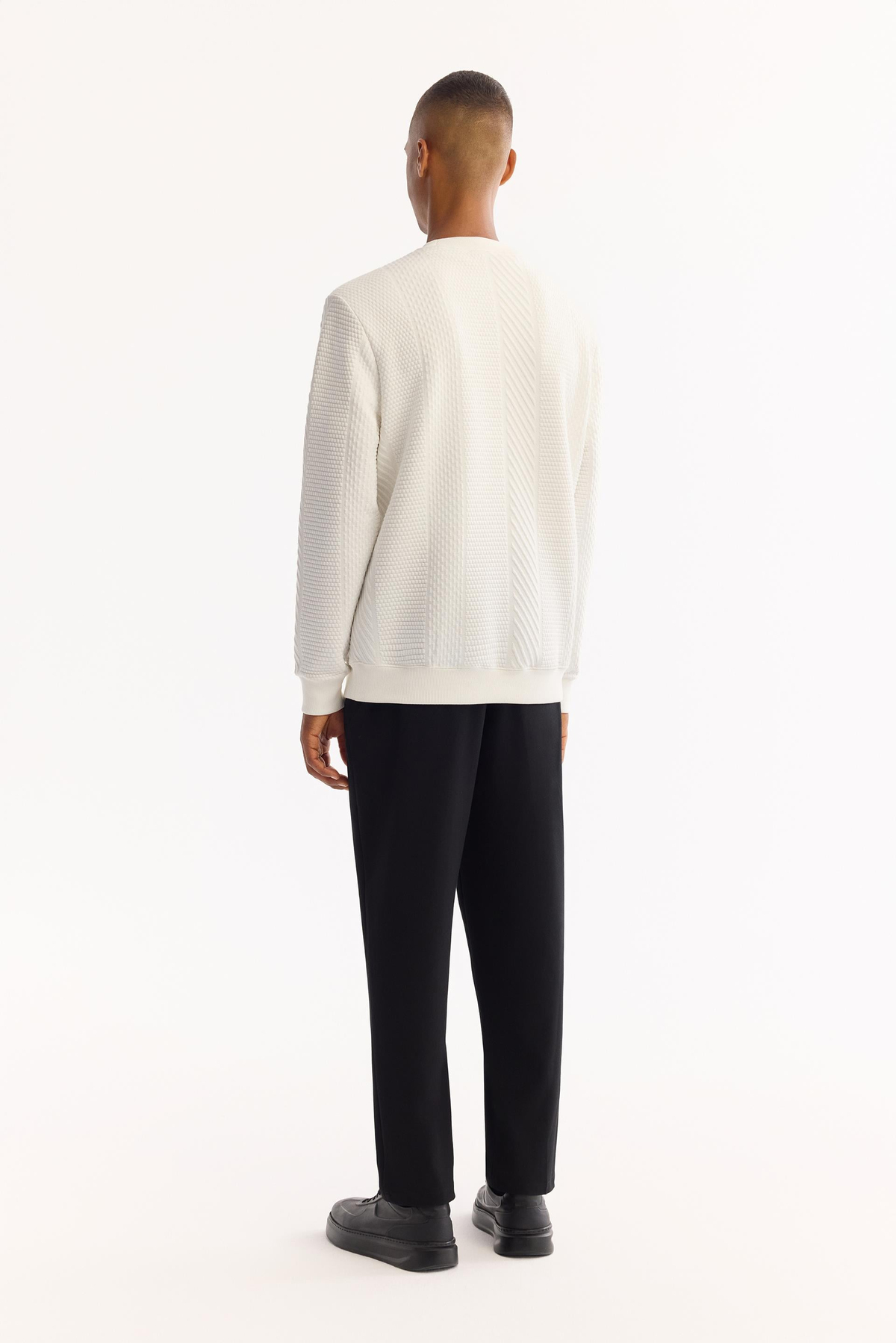 Ekru Bisiklet Yaka Çizgili Jakarlı Sweatshirt