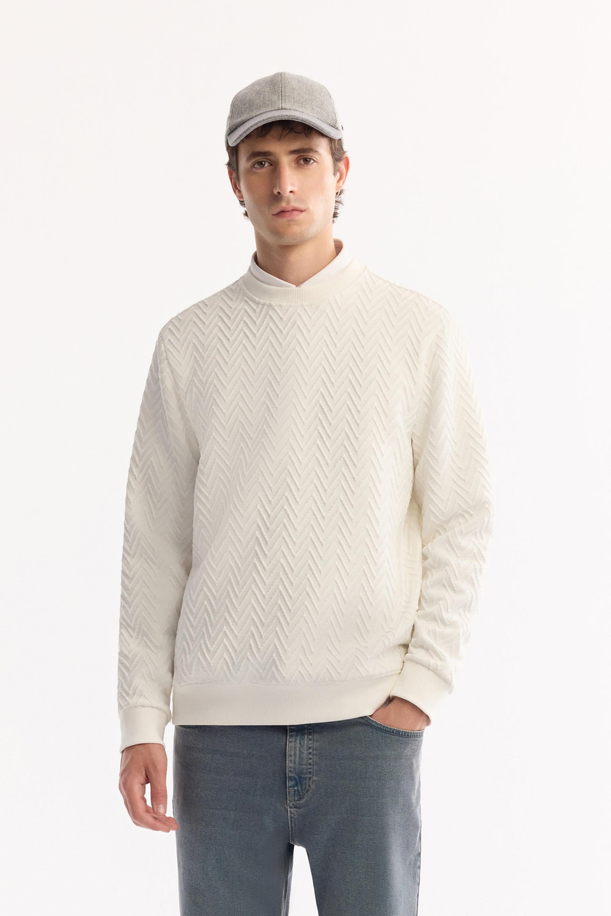 Ekru Bisiklet Yaka Çizgili Jakarlı Sweatshirt