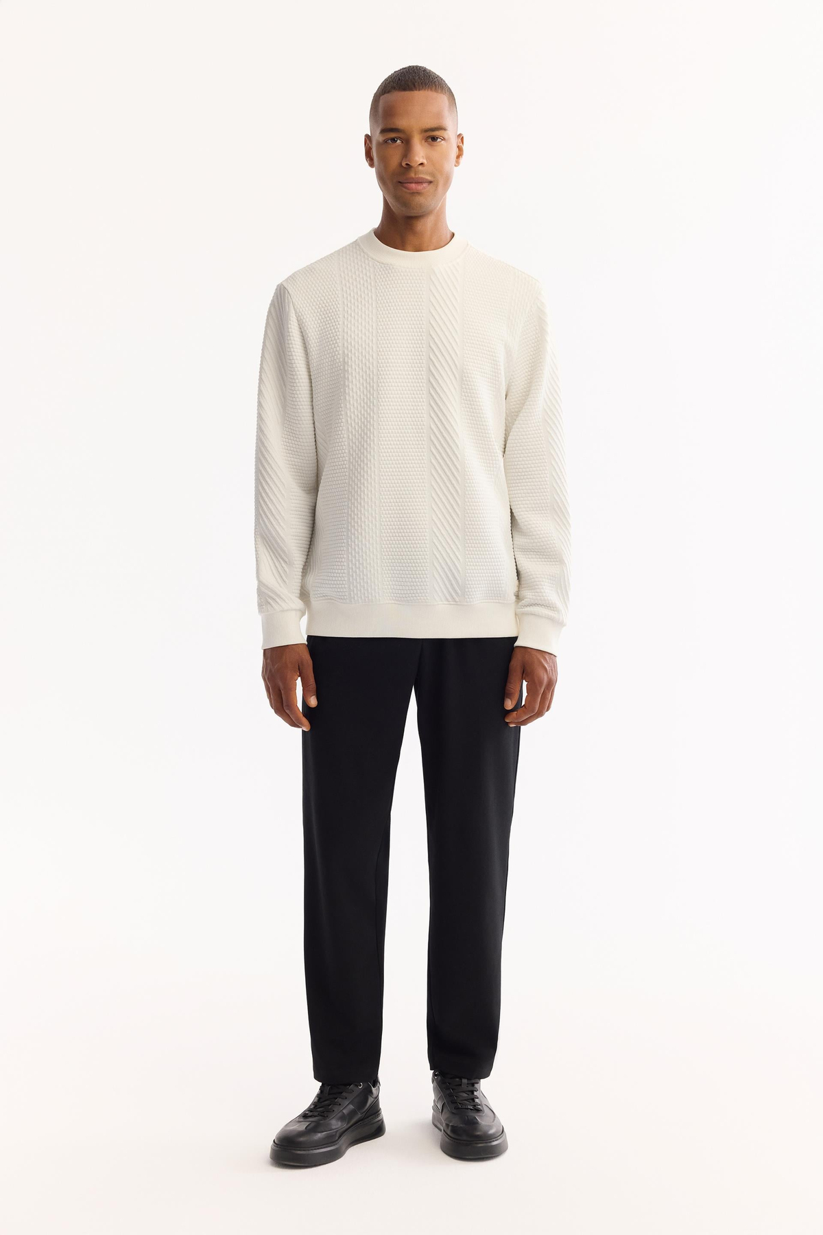 Ekru Bisiklet Yaka Çizgili Jakarlı Sweatshirt
