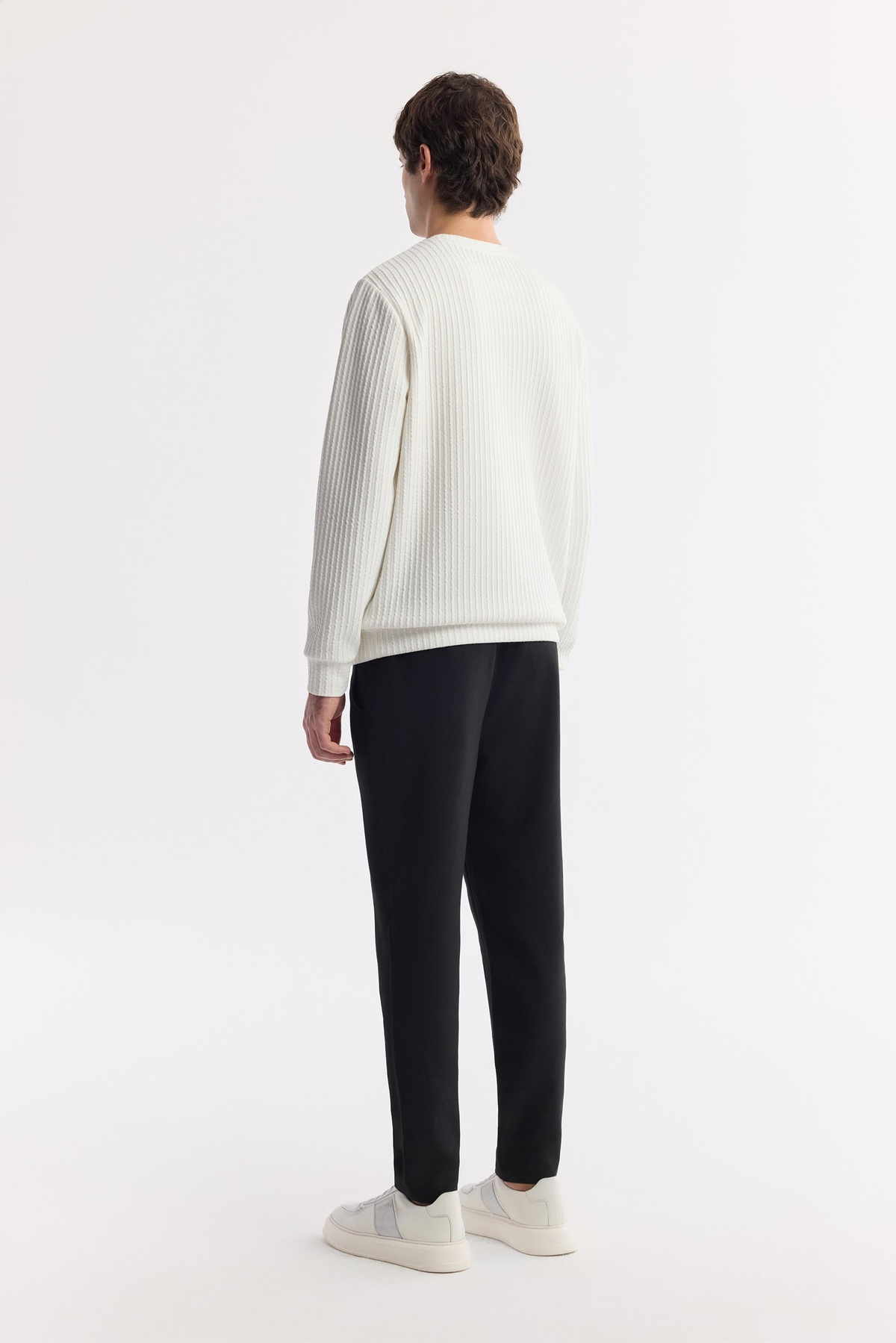 Ekru Bisiklet Yaka Enine Çizgili Jakarlı Sweatshirt