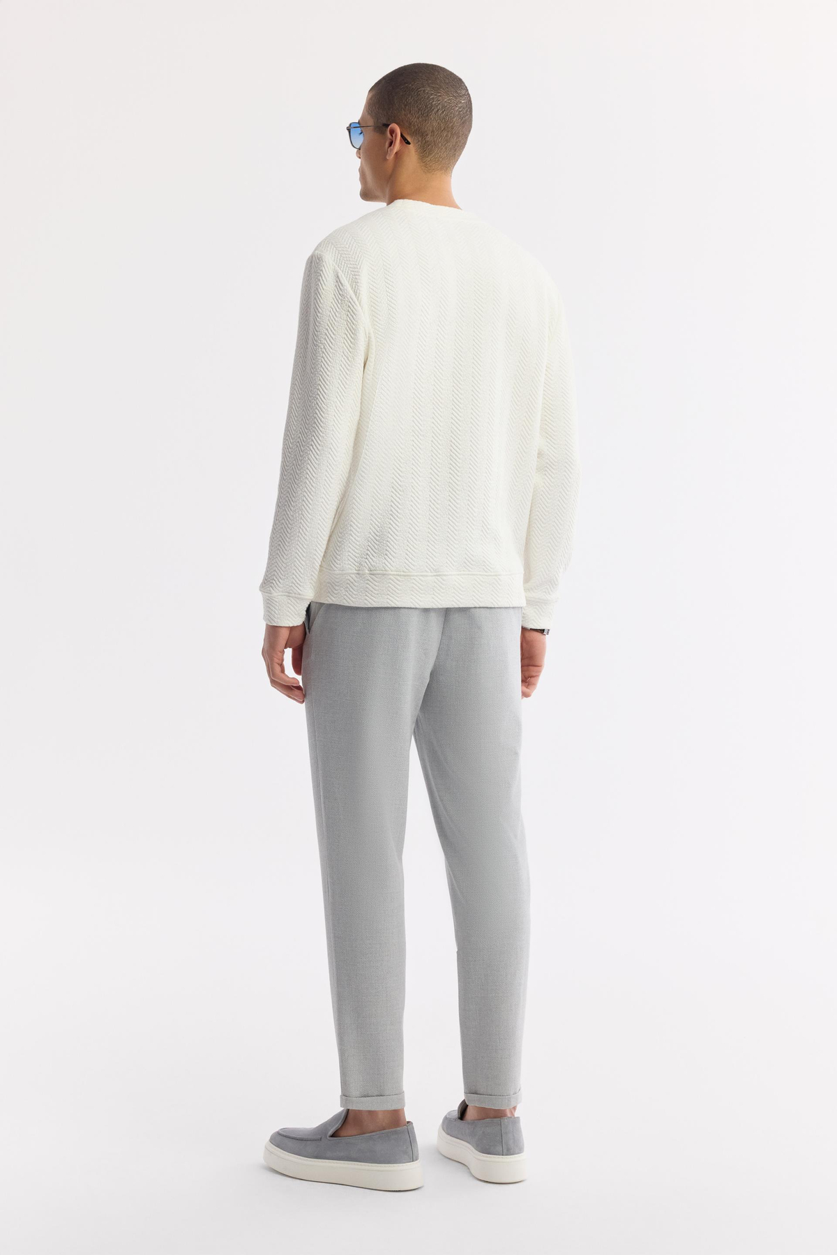 Ekru Bisiklet Yaka Enine Çizgili Jakarlı Sweatshirt