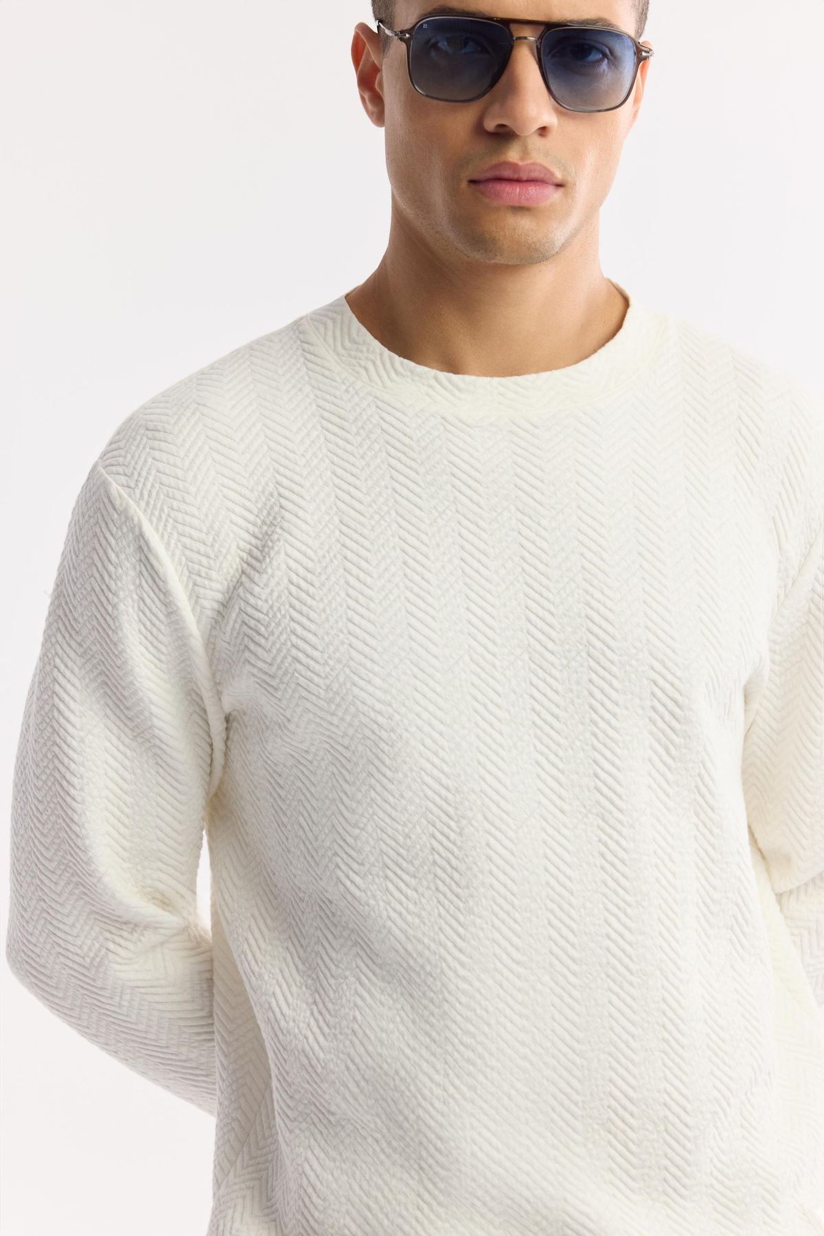 Ekru Bisiklet Yaka Enine Çizgili Jakarlı Sweatshirt